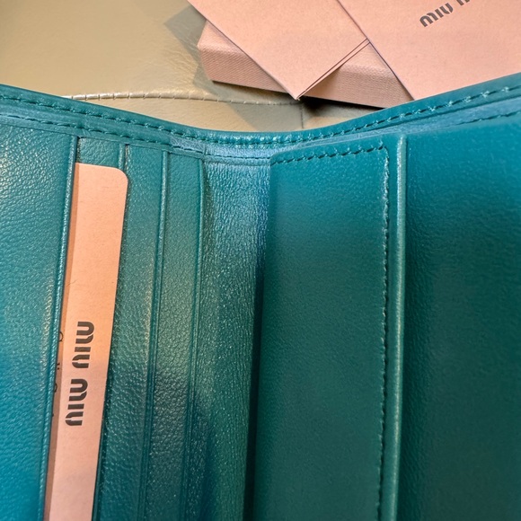 Miu Miu Small matelassé nappa leather wallet teal - Picture 7 of 9